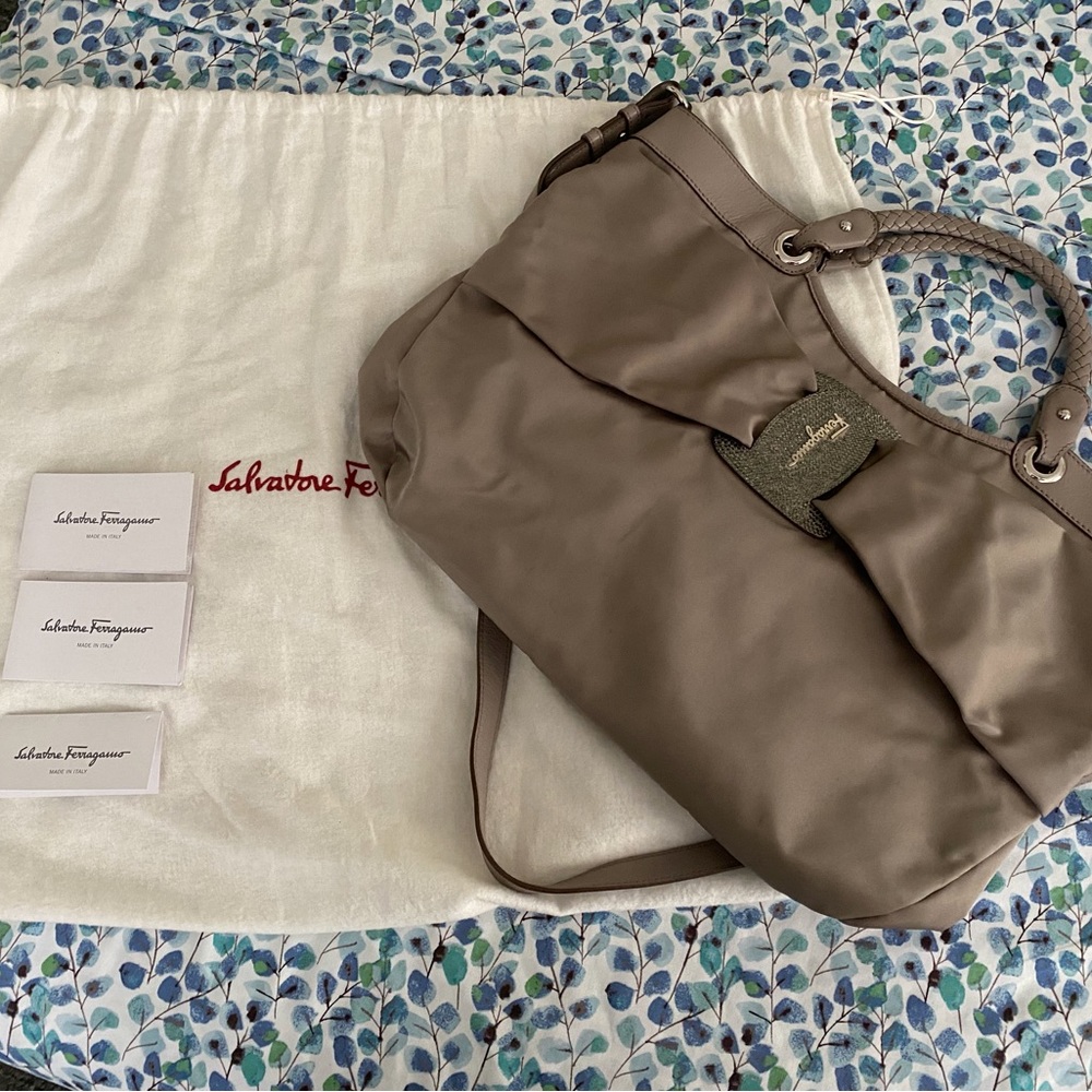Authentic Salvatore Ferragamo 2 way purse